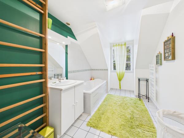 Saint-Pierre-du-Perray (91280) Maison individuelle avec piscine – Golf de Saint-Pierre