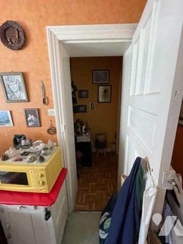 Idéal pour investisseur : En plein Coeur de ville. Immeuble composé de 7 chambres et 2 T1.  ven...