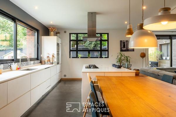 Maison contemporaine au coeur d’une ancienne menuiserie