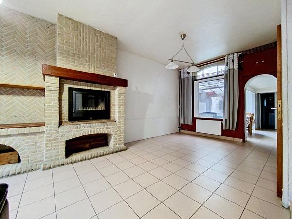 Maison ancienne avec cour, 3 chambres + bureau ARMENTIERES