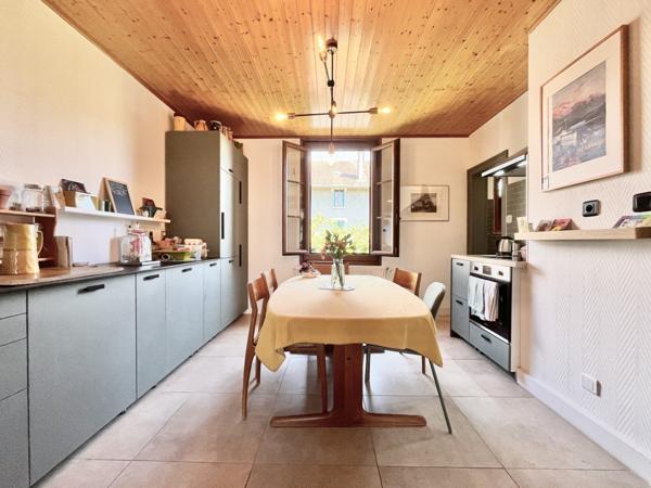 T3 DANS PETITE MAISON VILLE - JARDIN - CAVE