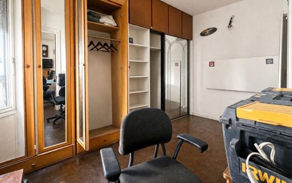 Appartement à vendre    2 pièces • 32,05 m2 Paris 18