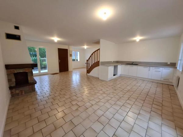 Coulommiers (77120) Maison T6 de 96 m² terrain 585 m² à LA FERTE-GAUCHER 77320