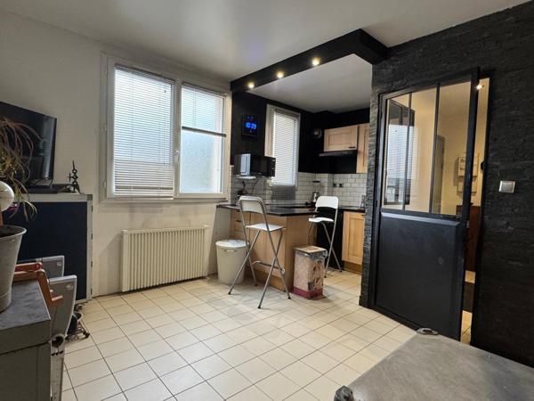 2 pièces avec jardin, garage aménagé et pièce en plus – Idéal premier achat