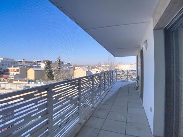 COLOMBES EUROPE – 4 PIÈCES LUMINEUX AVEC TERRASSE