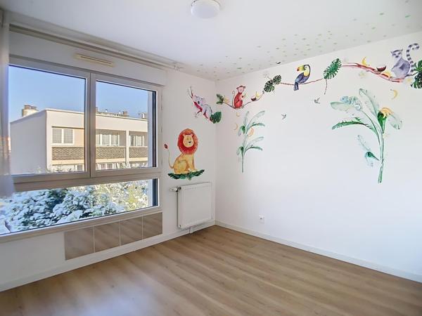 COLOMBES EUROPE – 4 PIÈCES LUMINEUX AVEC TERRASSE