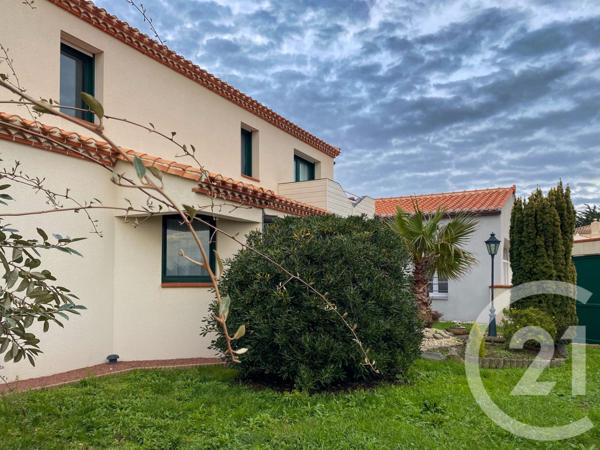 Maison à vendre  7 pièces - 256,95 m2 BREM SUR MER - 85