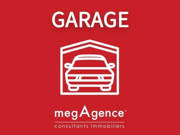 Parking à SAINT-JEAN-D'ANGELY, 17400 -