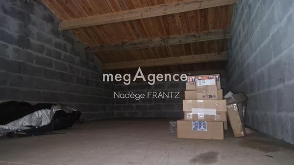 Parking à SAINT-JEAN-D'ANGELY, 17400 -