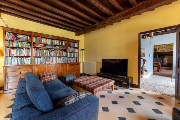 Pau - Pyrénées-Atlantiques - Propriété de 450m2 avec forêt de 20 ha.