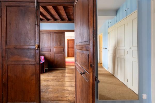 Pau - Pyrénées-Atlantiques - Propriété de 450m2 avec forêt de 20 ha.