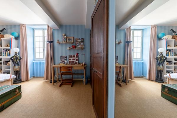 Pau - Pyrénées-Atlantiques - Propriété de 450m2 avec forêt de 20 ha.