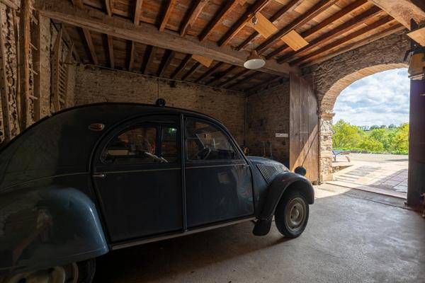 Pau - Pyrénées-Atlantiques - Propriété de 450m2 avec forêt de 20 ha.