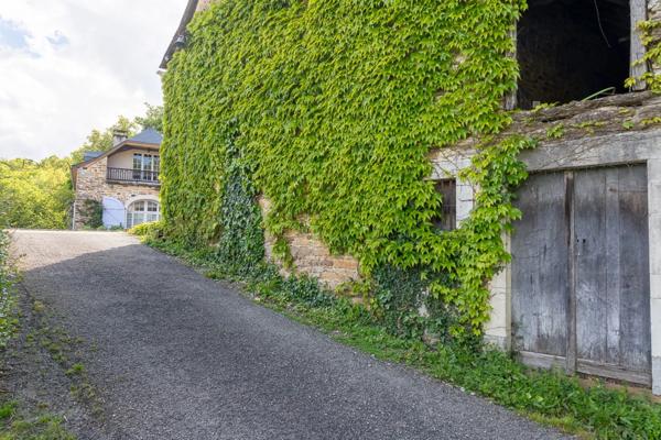 Pau - Pyrénées-Atlantiques - Propriété de 450m2 avec forêt de 20 ha.