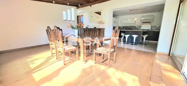 Bâtisse de charme 192 m2, piscine,terrain 2700 m2
