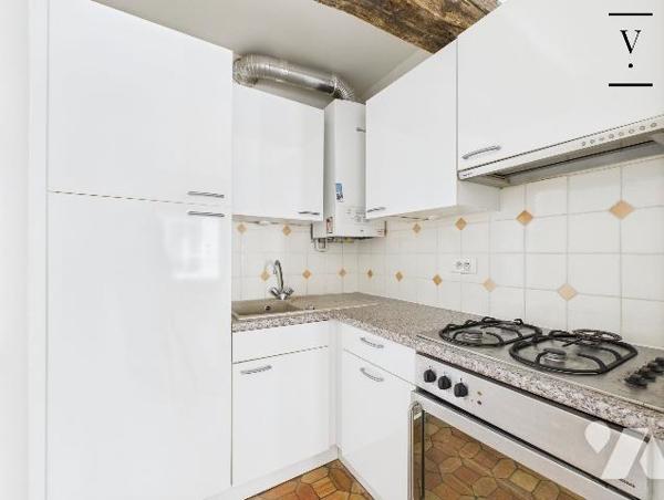 Appartement 2 pièces à rénover – 3e étage avec ascenseur – Quartier Saint-Paul / Marais