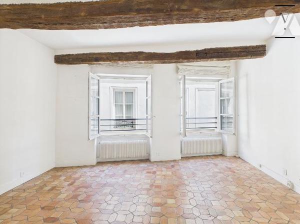 Appartement 2 pièces à rénover – 3e étage avec ascenseur – Quartier Saint-Paul / Marais