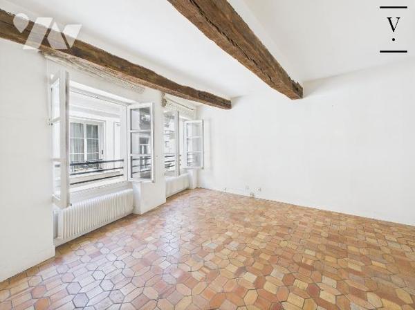 Appartement 2 pièces à rénover – 3e étage avec ascenseur – Quartier Saint-Paul / Marais