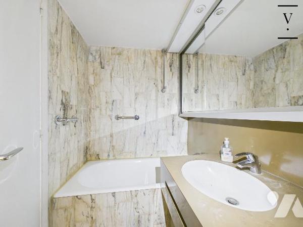 Appartement 2 pièces à rénover – 3e étage avec ascenseur – Quartier Saint-Paul / Marais