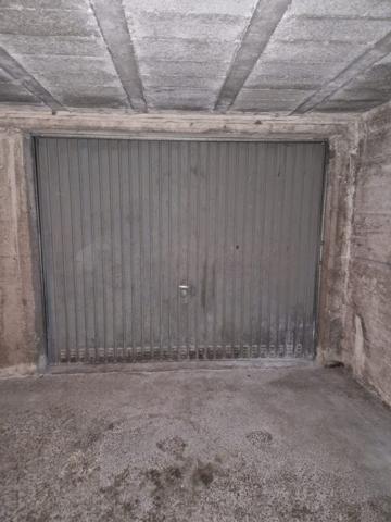 GARAGE - BOX FERME A LOUER