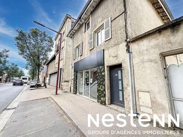 A vendre : IDEAL INVESTISSEUR ! Immeuble avec local commercial et appartement T2 loués - 71680 CRECHES SUR SAONE (71680)