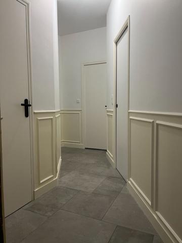 Laval coeur de ville appartement de plein pied, avec cour privative.