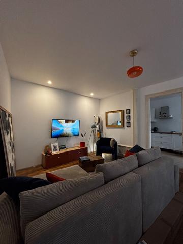 Laval coeur de ville appartement de plein pied, avec cour privative.