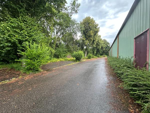 A VENDRE EN EXCLUSIVITE - BATIMENT D'ACTIVITE ENVIRON 1000 m² - PORT-BRILLET , Port brillet A VENDRE EN EXCLUSIVITE - BATIMENT D'ACTIVITE ENVIRON 1000 m² - PORT-BRILLET , Port brillet