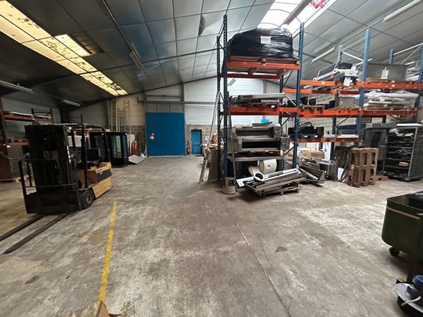 A VENDRE EN EXCLUSIVITE - BATIMENT D'ACTIVITE ENVIRON 1000 m² - PORT-BRILLET , Port brillet A VENDRE EN EXCLUSIVITE - BATIMENT D'ACTIVITE ENVIRON 1000 m² - PORT-BRILLET , Port brillet