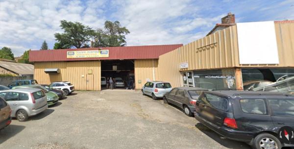 Fonds De Commerce
        
        - 620 m²