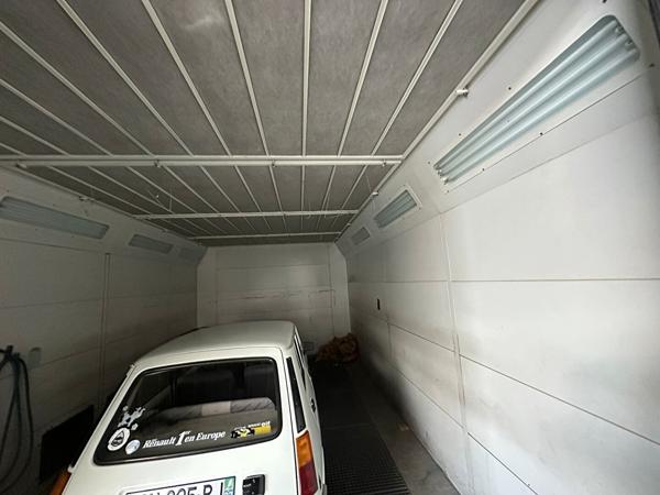 Fonds De Commerce
        
        - 620 m²