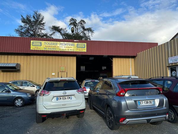 Fonds De Commerce
        
        - 620 m²