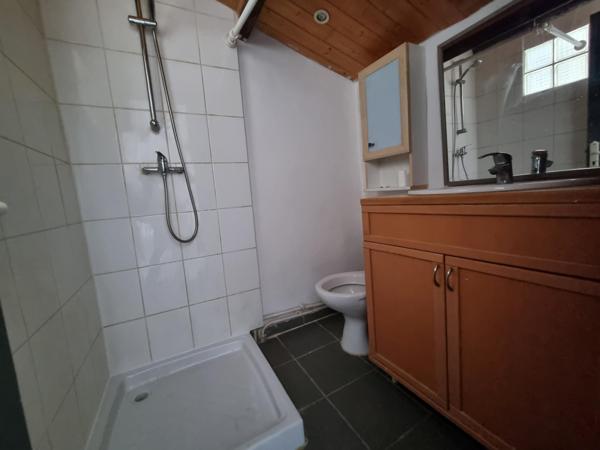 Appartement T2, entièrement refait à neuf.