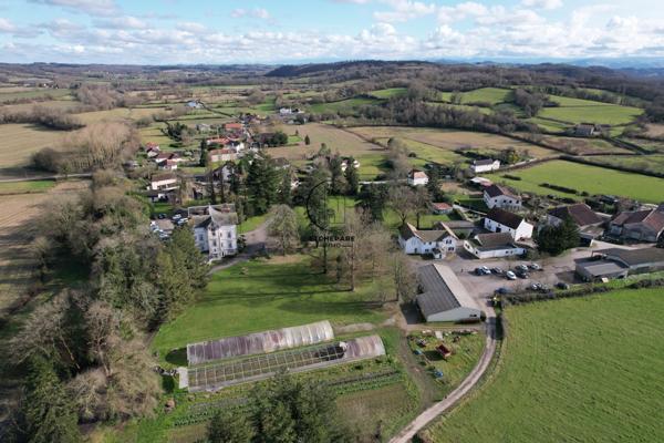 Espiute (64390) Domaine avec Château et dépendances