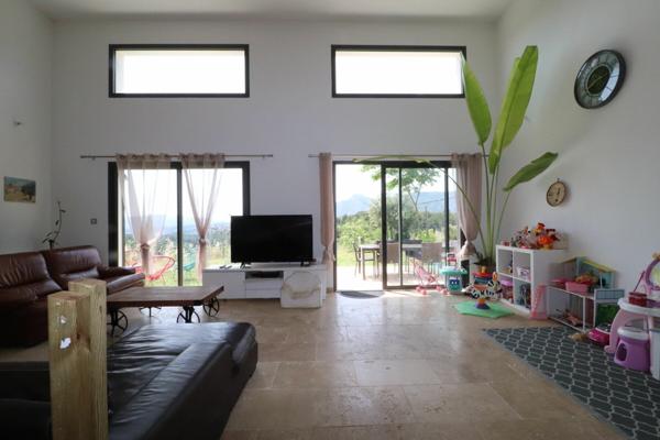 Maison à vendre    5 pièces • 160 m2 Roquevaire
