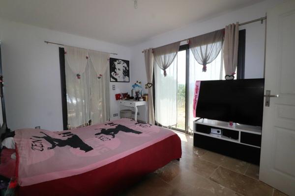 Maison à vendre    5 pièces • 160 m2 Roquevaire