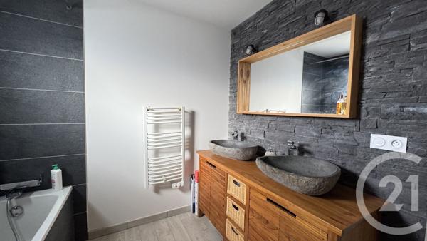 Maison à vendre  5 pièces - 113,08 m2 LA ROCHE DES ARNAUDS - 05