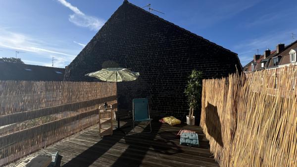 Maison coup de coeur, idéalement située, au calme, au pied du tram et des commerces