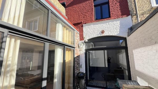 Maison coup de coeur, idéalement située, au calme, au pied du tram et des commerces