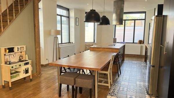 Maison coup de coeur, idéalement située, au calme, au pied du tram et des commerces