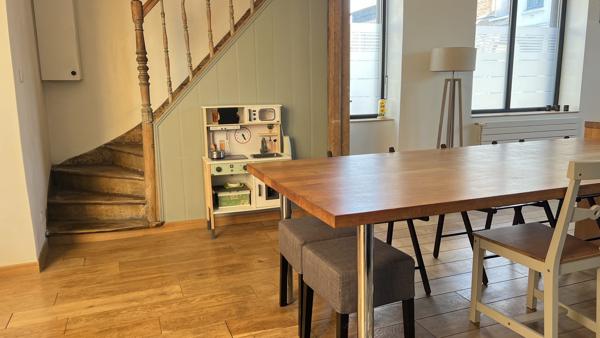 Maison coup de coeur, idéalement située, au calme, au pied du tram et des commerces