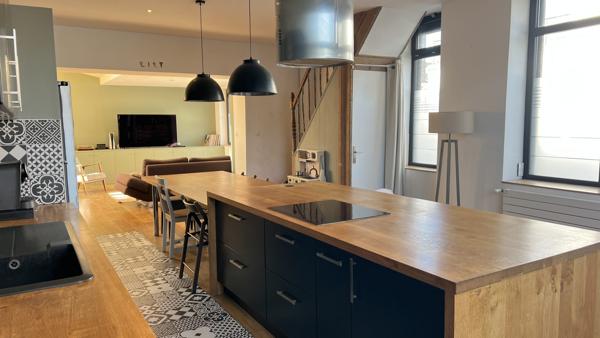Maison coup de coeur, idéalement située, au calme, au pied du tram et des commerces
