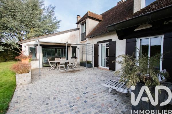 Maison à vendre 9 pièces 220 m² Le Perray-en-Yvelines