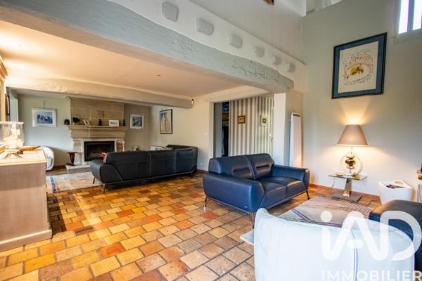 Maison à vendre 9 pièces 220 m² Le Perray-en-Yvelines