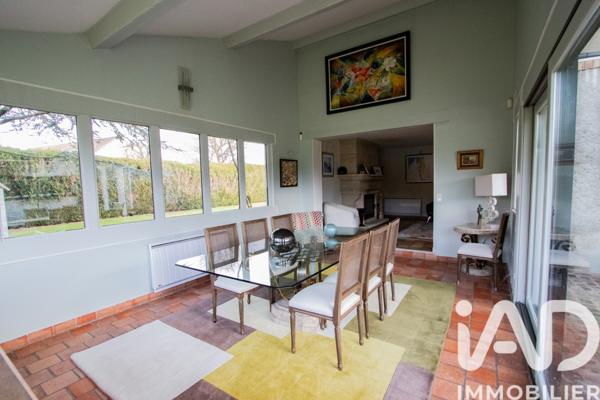 Maison à vendre 9 pièces 220 m² Le Perray-en-Yvelines