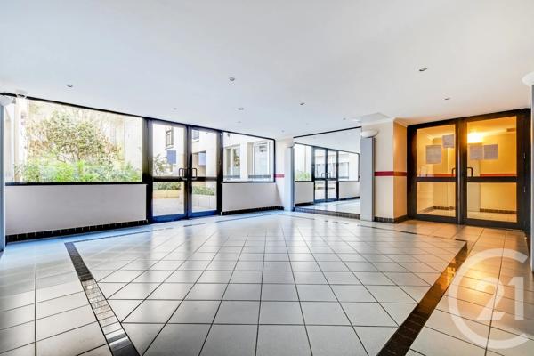 Appartement F3 à vendre  3 pièces - 82 m 2   PARIS  - 75019