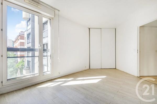 Appartement F3 à vendre  3 pièces - 82 m 2   PARIS  - 75019