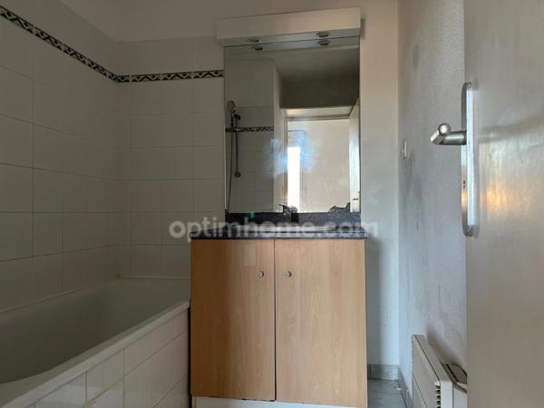 Aux portes de Honfleur - Appartement de type T2 - 41.90 m2 - 1 chambre - Terrasse - 1er étage - Piscine - Parking