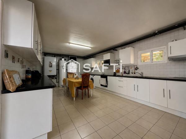 Grande maison familiale avec sous-sol aménagé