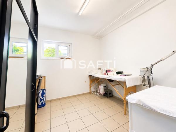 Grande maison familiale avec sous-sol aménagé